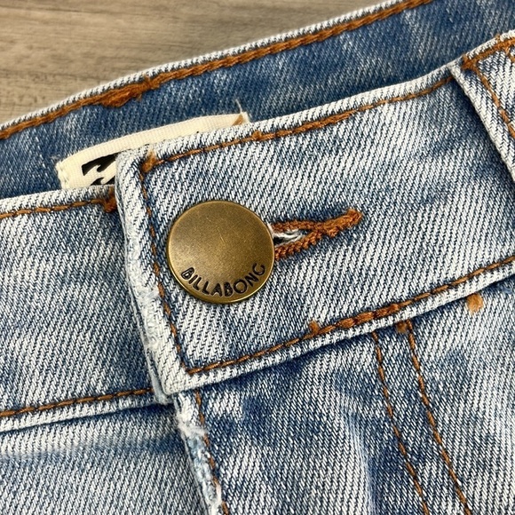 🔆BILLABONG🔆 SO CHEEkY JEAN SHORTS - Picture 9 of 13